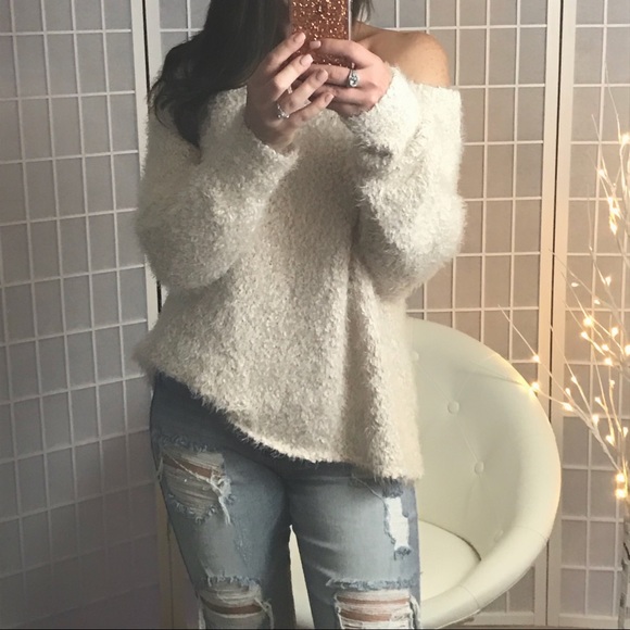 LAST ONE | Super Soft Cream Pullover Sweater - Picture 4 of 5